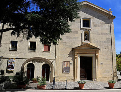 Facciata della Chiesa di San Francesco da Paola  .ACR